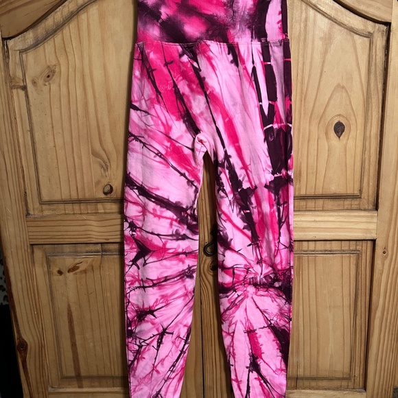 NWT Pink by Victoria Secrets Tye Dye Leggings - Picture 2 of 6